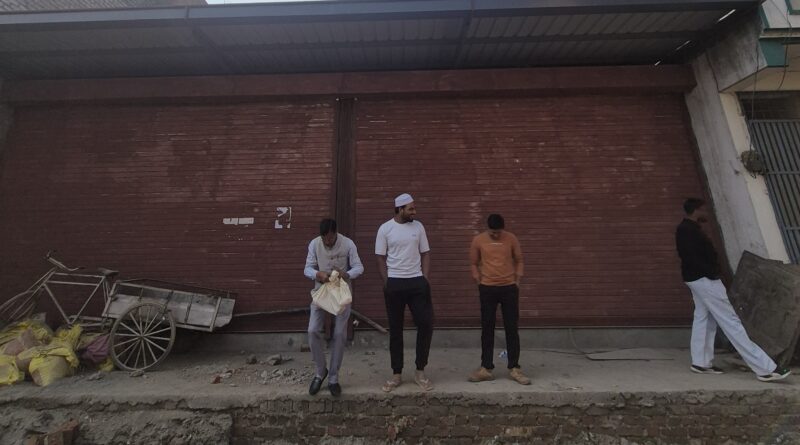 एमडीडीए ने दून की आजाद कॉलोनी में अवैध व्यावसायिक निर्माण किया सील, उपाध्यक्ष बंशीधर तिवारी ने कहा – प्राधिकरण क्षेत्र में अवैध निर्माण किसी भी सूरत में स्वीकार नहीं किए जाएंगे