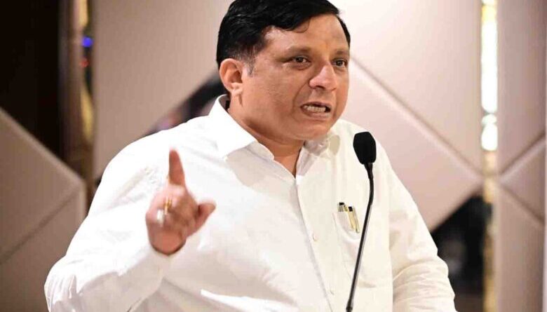 सहस्त्रधारा रोड पर डिवाइडर से फूल उखाड़ने की घटना का एमडीडीए ने लिया संज्ञान, उपाध्यक्ष बंशीधर तिवारी ने कहा – फूल काटने वालों पर होगी कार्रवाई