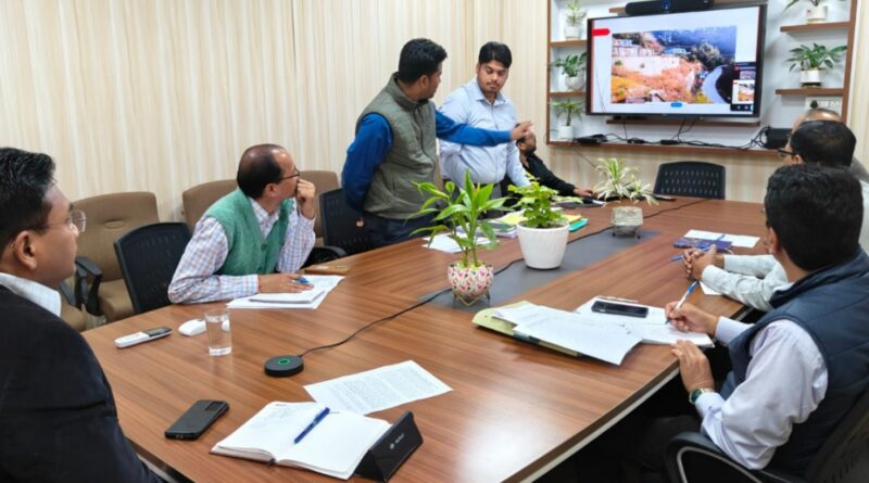 मुख्यमंत्री घोषणाओं को समयबद्ध पूर्ण करना आवास विभाग की प्राथमिकता- डॉ. आर राजेश , चमियाला पार्किंग एवं डीडीहाट टैक्सी स्टैंड परियोजनाओं की उच्चस्तरीय समीक्षा, निर्माण कार्यों में तेजी के निर्देश