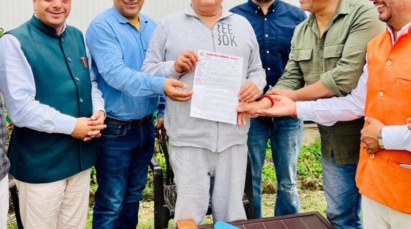 भाजपा प्रदेश अध्यक्ष एवं राज्यसभा सांसद महेंद्र भट्ट से  मिला चारधाम  होटल व्यवसायियों का प्रतिनिधिमंडल, दिया ज्ञापन
