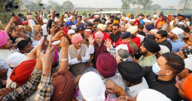 94 फीट ऊंचे नए ध्वजदण्ड को कंधों पर उठाकर श्री दरबार साहिब पहुंची संगतें,  श्री दरबार साहिब लाए गए नए ध्वजदण्ड का परंपरा के अनुसार विधि विधान से हुआ पूजन