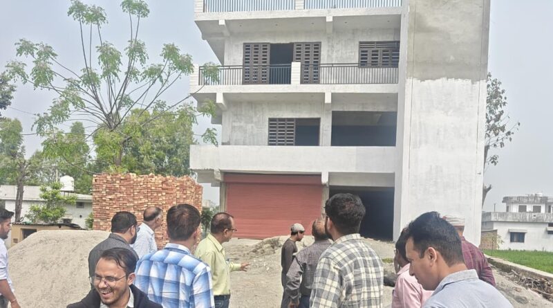 एमडीडीए ने कई अवैध निर्माणो पर की सीलिंग की कार्रवाई, उपाध्यक्ष तिवारी बोले – बिना मानचित्र स्वीकृति किसी भी प्रकार का निर्माण करना पूरी तरह नियम विरुद्ध 