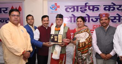 देहरादून में 15वें विशाल स्वैच्छिक रक्तदान शिविर में उमड़ा जनसैलाब, 210 यूनिट रक्त हुआ एकत्र, महेंद्र भट्ट बोले – एक यूनिट रक्त से बच सकती है तीन लोगों की जान