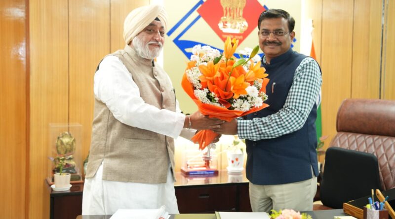 23 मई 2026 को खुलेंगे श्री हेमकुंट साहिब के कपाट, प्रबंधन ट्रस्ट के अध्यक्ष बिंद्रा ने की मुख्य सचिव  आनंद बर्धन से आगामी तीर्थयात्रा सीजन की तैयारियों पर चर्चा