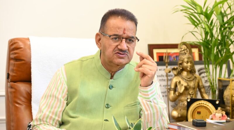 उत्तराखण्ड में शहीद द्वार व स्मारकों के लिए बजट जारी- सैनिक कल्याण मंत्री जोशी के  निर्माण कार्य में तेजी लाने के निर्देश