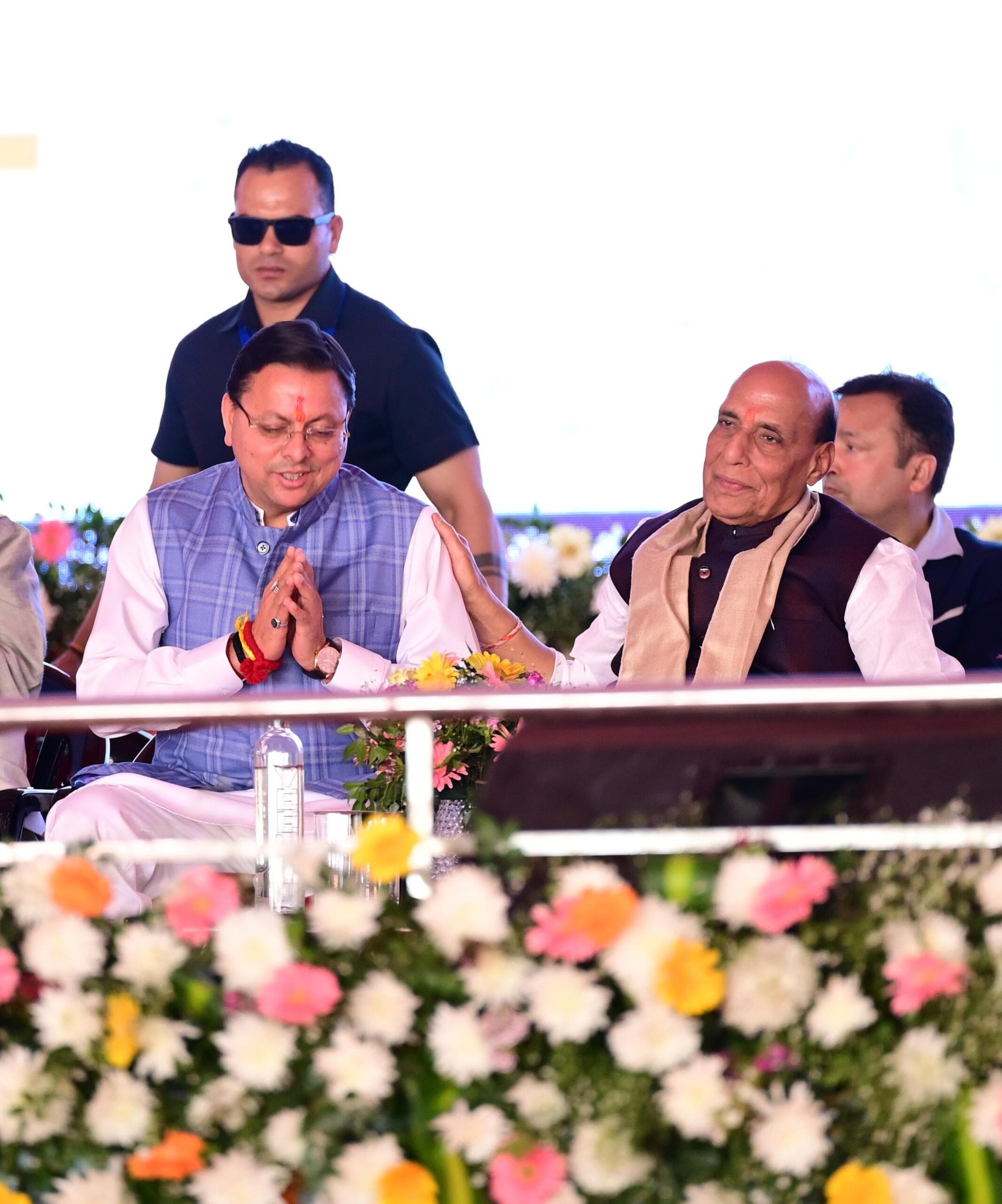 उत्तराखंड सरकार के “चार साल बेमिसाल” कार्यक्रम में शामिल हुए   रक्षा मंत्री राजनाथ सिंह, सीएम धामी के कार्यों की जमकर   तारीफ , कहा -उत्तराखंड विकास की राह पर अग्रसर ,आज देश के अग्रणी राज्यों में अपनी मजबूत पहचान बना रहा प्रदेश