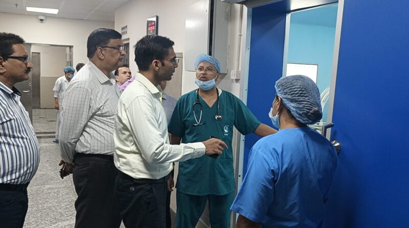 डीएम सविन बंसल ने सरकारी अस्पतालों में देखी स्वास्थ्य व्यवस्थाएं, स्वास्थ्य सेवाओं को सुविधा-संपन्न बनाने को जिला प्रशासन प्रतिबद्ध