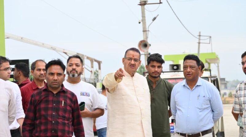 सैनिक कल्याण मंत्री  जोशी ने   खटीमा में 9 अप्रैल को आयोजित होने वाले  सैनिक सम्मान समारोह के कार्यक्रम स्थल का किया निरीक्षण, परखी तैयारियां 