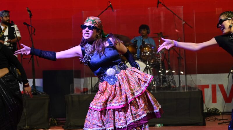 दून बुक फेस्टिवल : प्रियंका मेहर की सांस्कृतिक प्रस्तुतियों ने बांधा समां, दशकों के सिर चढ़कर बोला गीतों का जादू