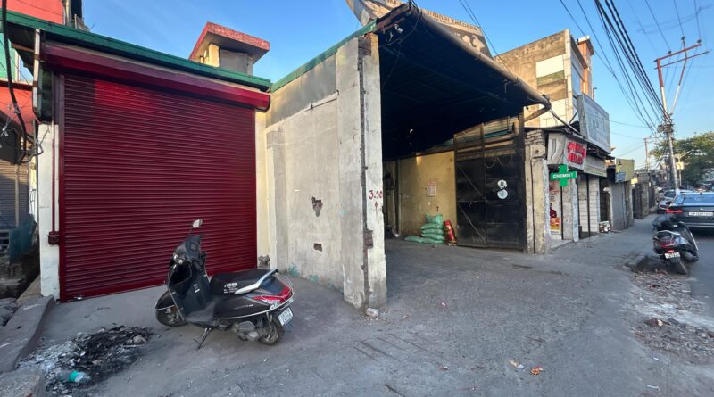 सीएम धामी के विजन को लगे पंख – आढ़त  बाजार और तहसील चौक सड़क चौड़ीकरण कार्य ने पकड़ी स्पीड , एमडीडीए की पारदर्शी कार्यशैली, प्रभावितों को मिल रहा समय पर मुआवजा, 52 को लगभग 21 करोड़ का भुगतान 