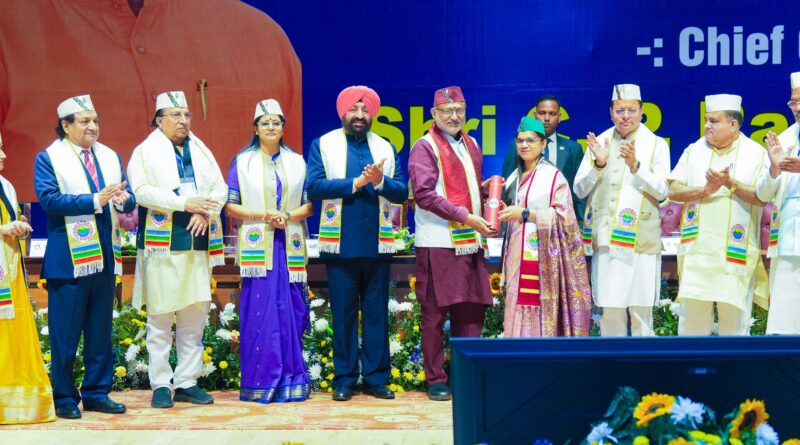 एम्स ऋषिकेश दीक्षांत समारोह : उपराष्ट्रपति राधाकृष्णन ने स्नातकों से सहानुभूति, सत्यनिष्ठा और राष्ट्र निर्माण के प्रति प्रतिबद्धता के साथ सेवा करने का  किया आह्वान