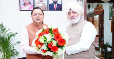 सीएम धामी से की नरेंद्र बिंद्रा ने मुलाकात , हेमकुंट साहिब यात्रा के पहले जत्थे के विदाई समारोह में शामिल होने का  दिया निमंत्रण