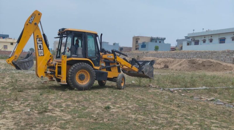 अवैध निर्माणों के खिलाफ प्राधिकरण का एक्शन जारी – सेक्टरवार टीमें सक्रिय, ध्वस्तीकरण व सीलिंग की लगातार कार्रवाई ,मेहुवाला माफी में अवैध प्लॉटिंग पर गरजी एमडीडीए की जेसीबी