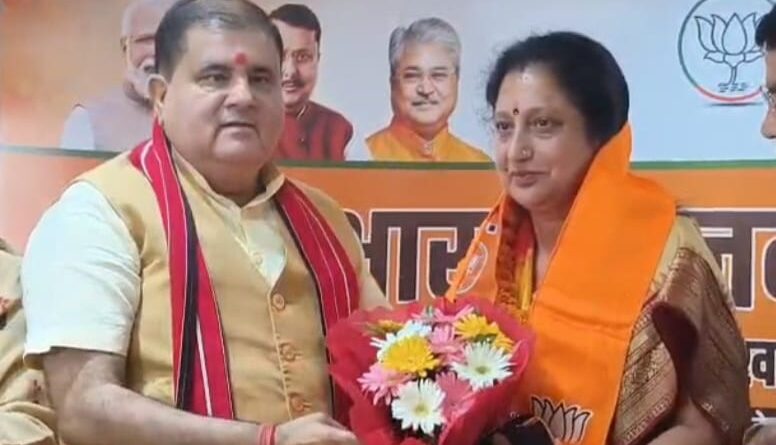 उत्तराखंड कांग्रेस को झटका, प्रदेश अध्यक्ष महेंद्र भट्ट की मौजूदगी में कई नेता भाजपा में शामिल , कहा – 2027 विधानसभा चुनावों में लगानी है जीत की हैट्रिक 