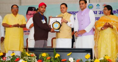 मुख्यमंत्री धामी पशुपालकों, दुग्ध उत्पादकों एवं मत्स्य पालकों से हुए रूबरू ,  कहा- सरकार पशुपालकों की आय बढ़ाने के लिए संकल्पबद्ध