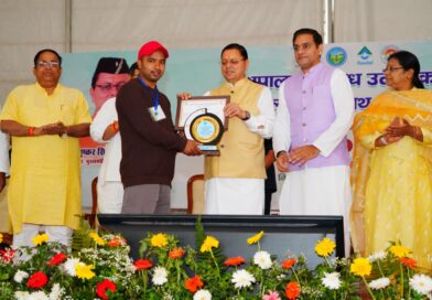 मुख्यमंत्री धामी पशुपालकों, दुग्ध उत्पादकों एवं मत्स्य पालकों से हुए रूबरू ,  कहा- सरकार पशुपालकों की आय बढ़ाने के लिए संकल्पबद्ध