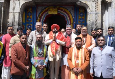 केदारनाथ धाम पहुंचे राज्यपाल ,दर्शन कर पुनर्निर्माण कार्यों एवं यात्रा व्यवस्थाओं का लिया जायजा,   श्रद्धालुओं से किया संवाद, स्वच्छता एवं सुगम यात्रा व्यवस्था पर दिया विशेष जोर , बदरीनाथ धाम में भी की पूजा अर्चना