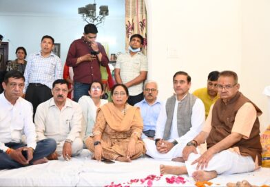 कैबिनेट मंत्री जोशी ने पूर्व मुख्यमंत्री खंडूड़ी को पुष्पांजलि अर्पित कर दी भावपूर्ण श्रद्धांजलि, कहा -संपूर्ण जीवन राष्ट्र सेवा और जनसेवा को रहा समर्पित कैबिनेट मंत्री जोशी ने पूर्व मुख्यमंत्री खंडूड़ी को पुष्पांजलि अर्पित कर दी भावपूर्ण श्रद्धांजलि, कहा -संपूर्ण जीवन राष्ट्र सेवा और जनसेवा को रहा समर्पित