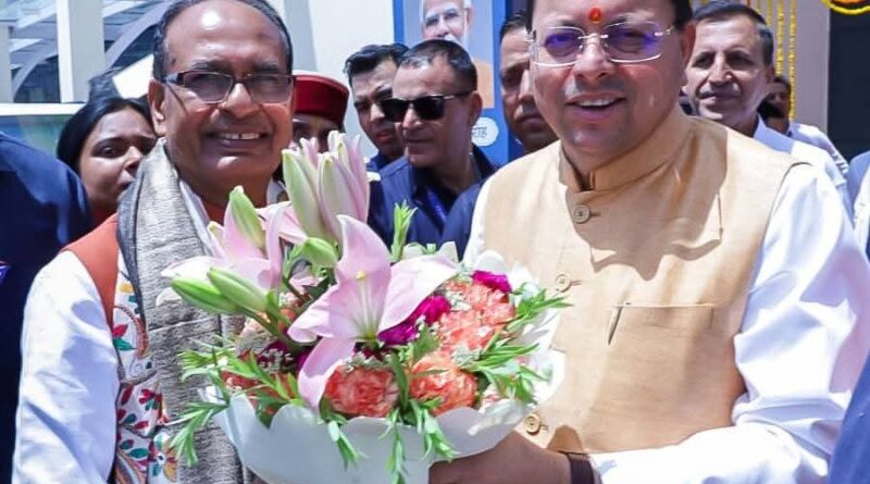 अपनापन–नरेंद्र मोदी संग मेरे अनुभव’ पुस्तक के लोकार्पण कार्यक्रम में शामिल हुए मुख्यमंत्री पुष्कर धामी, किताब को समाज के लिए प्रेरणादायी बताया