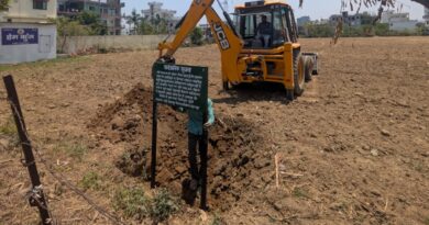 अजबपुर कला में आठ बीघा अवैध प्लॉटिंग पर चली एमडीडीए की जेसीबी, प्राधिकरण उपाध्यक्ष बंशीधर तिवारी बोले –  नियमों का उल्लंघन करने वालों के खिलाफ जारी रहेगी कार्रवाई 