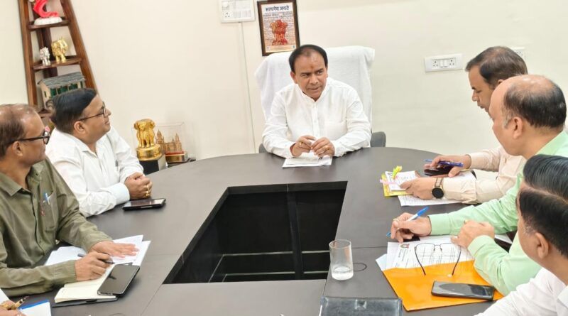 एनआईटी श्रीनगर के निर्माण कार्यों में लायें तेजीः डाॅ. रावत, समीक्षा बैठक में कहा, स्थानीय लोगों के हक-हकूकों का भी रखें ध्यान