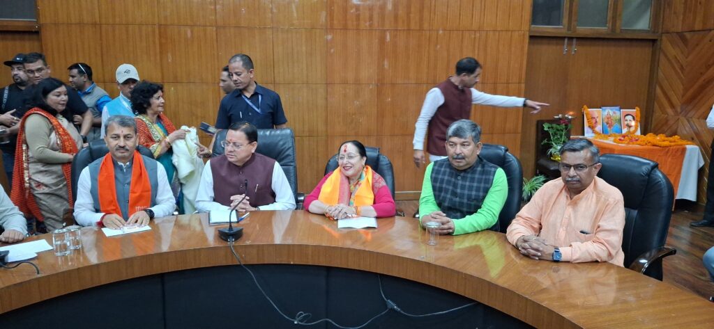 नैनीताल में मुख्यमंत्री धामी ने साधा निशाना –  कहा – देश में कोई भी व्यक्ति राहुल गांधी को गंभीरता से नहीं लेता, आज तक जनता का विश्वास हासिल नहीं कर पाए 