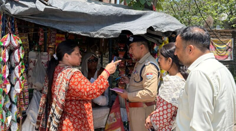 जिला तंबाकू नियंत्रण प्रकोष्ठ देहरादून की टीम ने शैक्षणिक संस्थानों के नज़दीक टोबेको बेचने वालों पर की कार्रवाई, चालान व अर्थदंड वसूला