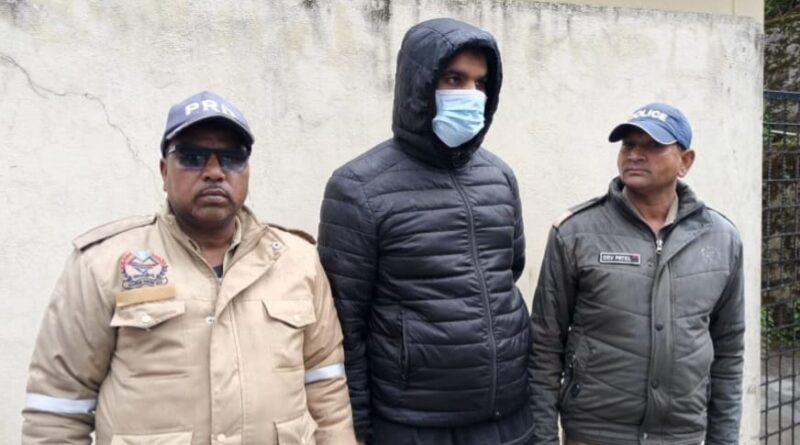 शर्मनाक : केदारनाथ धाम में VIP दर्शन के नाम पर ठगी, फर्जी IRCTC एजेंट गिरफ्तार, 10 श्रद्धालुओं से की 30 हजार  की धोखाधड़ी