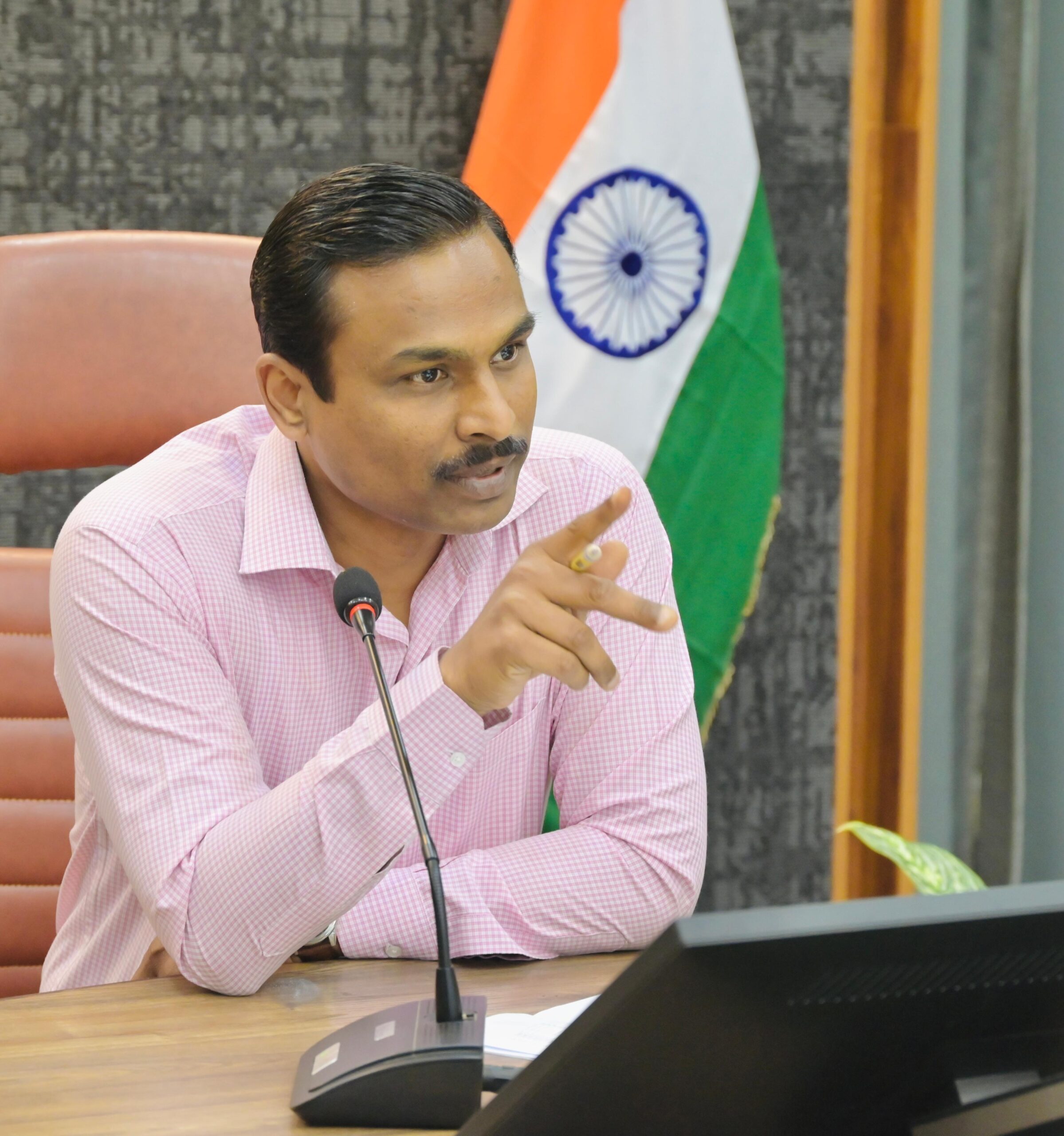 जनपद देहरादून में एसआईआर कार्यों की विधानसभावार समीक्षा -ACEO डॉ जोगदंडे ने दिए 18 जून तक शत-प्रतिशत फार्म वितरण एवं डिजिटाइजेशन में तेजी लाने के निर्देश