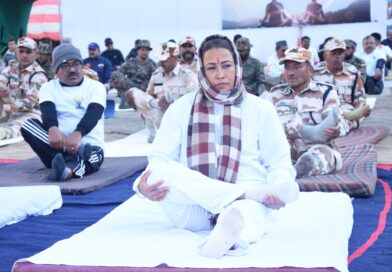 कैबिनेट मंत्री रेखा आर्या ने  पिथौरागढ़ के सुदूरवर्ती मिलम गांव में  हिमवीरों संग किया योग, कहा -पूरी दुनिया को योग ने स्वस्थ जीवन, एकता और संतुलन का संदेश दिया