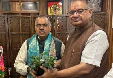 भाजपा के राष्ट्रीय महामंत्री तरुण चुघ से नई दिल्ली में मिले कैबिनेट मंत्री जोशी,प्रदेश में संचालित विकास कार्यों व  जनकल्याणकारी योजनाओं की जानकारी की साझा