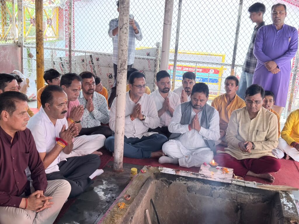 उत्तरकाशी में मुख्यमंत्री  पुष्कर  धामी के मुख्यसेवक के रूप में पाँच वर्ष पूर्ण होने पर श्री काशी विश्वनाथ मंदिर में की गई विशेष पूजा-अर्चना