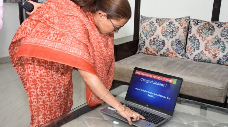 महिला सशक्तिकरण एवं बाल विकास मंत्री रेखा आर्या ने वात्सल्य योजना के तहत 4 करोड़ 39 लाख खातों में किया ट्रांसफर