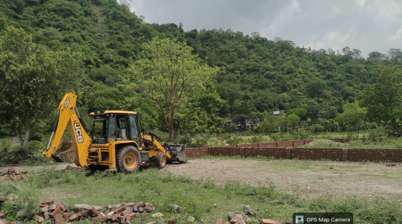 मसूरी से थानों और शिमला बाईपास तक एक्शन मोड में प्राधिकरण, अवैध निर्माण सील,  170 बीघा से ज्यादा अवैध प्लॉटिंग पर चली एमडीडीए की जेसीबी,  कॉलोनाइजरों को सख्त संदेश