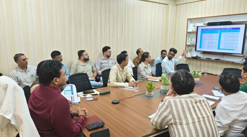 पीएम आवास योजना के कार्यों में देरी पर सचिव आवास डॉ आर राजेश ने  जताई नाराजगी, 15 अगस्त से पहले परियोजनाएं पूरी करने की हिदायत, कहा – धौलास आवासीय परियोजना में आवंटन प्रक्रिया जल्द करें पूरा