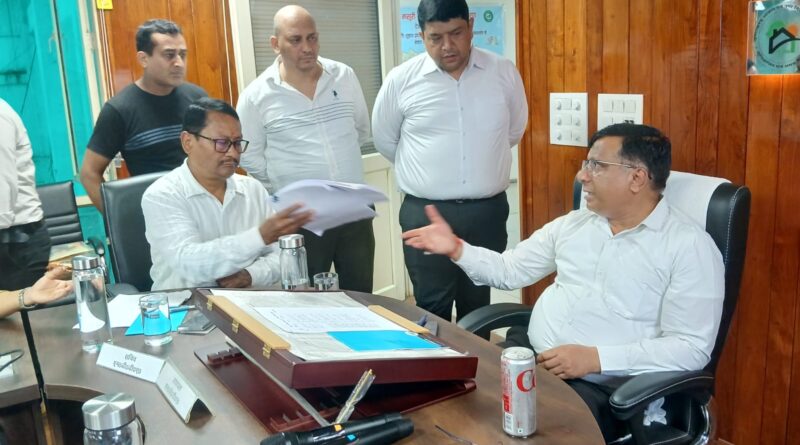 देहरादून महायोजना-2041 :जनता के सुझावों से आकार ले रहा राजधानी का भविष्य, दसवें दिन हुडा कार्यालय में हुई जनसुनवाई देहरादून महायोजना-2041 :जनता के सुझावों से आकार ले रहा राजधानी का भविष्य, दसवें दिन हुडा कार्यालय में हुई जनसुनवाई