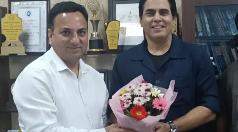 उत्तराखण्ड की फिल्म नीति से अत्यधिक प्रभावित हुए फिल्म एक्टर अमन वर्मा, शीघ्र ही उत्तराखण्ड में फिल्म शूटिंग के सम्बन्ध में विचार करने की कही बात उत्तराखण्ड की फिल्म नीति से अत्यधिक प्रभावित हुए फिल्म एक्टर अमन वर्मा, शीघ्र ही उत्तराखण्ड में फिल्म शूटिंग के सम्बन्ध में विचार करने की कही बात