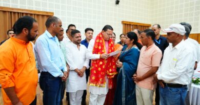 सीएम धामी ने मुख्यमंत्री कैंप कार्यालय में सुनीं जन समस्याएं, कहा – जन समस्याओं के समाधान में न हो अनावश्यक विलंब