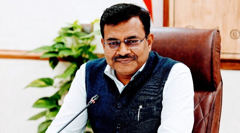 मुख्य सचिव आनंद बर्धन ने उत्तराखण्ड में अखिल भारतीय आयुर्वेद संस्थान  की स्थापना के लिए  मजबूती से रखा पक्ष