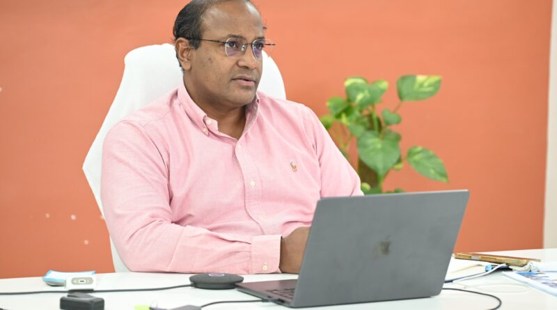 बीएलओ और फील्ड स्टॉफ को  प्रोत्साहित करें जिलाधिकारी , मतदाताओं से निरंतर संवाद करते रहें अधिकारी: सीईओ डॉ पुरुषोत्तम