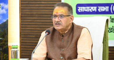 प्रभारी मंत्री रुद्रप्रयाग जोशी ने की मानसून एवं आपदा प्रबंधन तैयारियों की समीक्षा ,  वर्षाकाल के दौरान जनपद में हुई  क्षति का त्वरित आंकलन कर प्रभावितों को  पहुंचाएं राहत