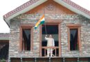 सीएम पुष्कर धामी ने मुख्यमंत्री आवास पर तिरंगा लगाकर दिया ‘हर घर तिरंगा’ का संदेश,  प्रदेशवासियों से की अपील, अपने घरों पर राष्ट्रध्वज अवश्य लगाएं