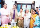 सीएम पुष्कर धामी ने  शहीद अमित  अणथ्वाल के भाऊवाला स्थित आवास पर पहुंचकर परिजनों से की भेंट, किया सम्मानित