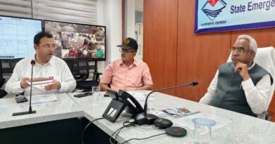पीपलकोटी टनल हादसा: आपदा प्रबंधन मंत्री मदन कौशिक ने की एसईओसी पहुंचकर राहत एवं बचाव कार्यों की समीक्षा, कहा – फील्ड में 24×7 मुस्तैद रहें अधिकारी