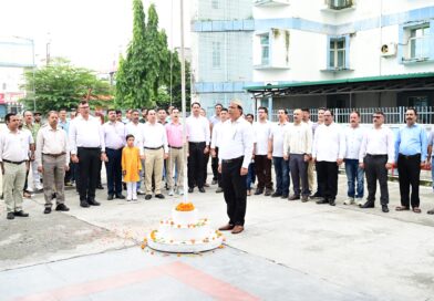 स्वतंत्रता दिवस पर सूचना विभाग परिसर में महानिदेशक बंशीधर तिवारी ने किया ध्वजारोहण,स्वतंत्रता सेनानियों के त्याग और बलिदान का किया स्मरण स्वतंत्रता दिवस पर सूचना विभाग परिसर में महानिदेशक बंशीधर तिवारी ने किया ध्वजारोहण,स्वतंत्रता सेनानियों के त्याग और बलिदान का किया स्मरण