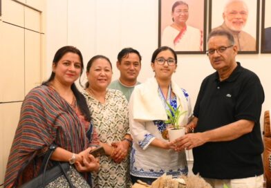 कैबिनेट मंत्री जोशी ने शूटिंग में गोल्ड मेडल जीतने वाली अनुष्का ओटानी को किया सम्मानित, आगामी राष्ट्रीय स्तर की प्रतियोगिता के लिए दी शुभकामनाएं कैबिनेट मंत्री जोशी ने शूटिंग में गोल्ड मेडल जीतने वाली अनुष्का ओटानी को किया सम्मानित, आगामी राष्ट्रीय स्तर की प्रतियोगिता के लिए दी शुभकामनाएं