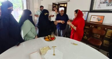 भाजपा प्रदेश कार्य समिति सदस्य जोगिंदर पुंडीर को उनके आवास पर आकर सैकड़ों मुस्लिम बहनों ने बांधी राखी, कहा , रक्षाबंधन भाई-बहन के अटूट प्रेम, विश्वास, स्नेह, समर्पण और सुरक्षा के संकल्प का पावन पर्व