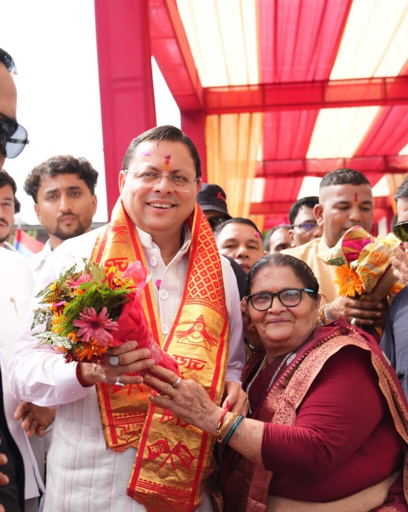 मुख्यमंत्री धामी ने बनबसा में प्रबुद्धजनों से किया संवाद, योजनाओं पर की चर्चा, कहा – ‘आदर्श चम्पावत’ के साथ ‘आदर्श उत्तराखंड’ का संकल्प होगा साकार