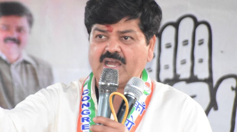 उत्तराखंड प्रदेश कांग्रेस कमेटी के अध्यक्ष गणेश गोदियाल ने कहा – पार्टी के राष्ट्रीय अध्यक्ष खड़गे की हल्द्वानी में हुई  जनसभा के बाद   मंच का ‘शुद्धिकरण’ व उसे उचित ठहराना   किसी भी सभ्य और लोकतांत्रिक समाज के लिए  बेहद आपत्तिजनक