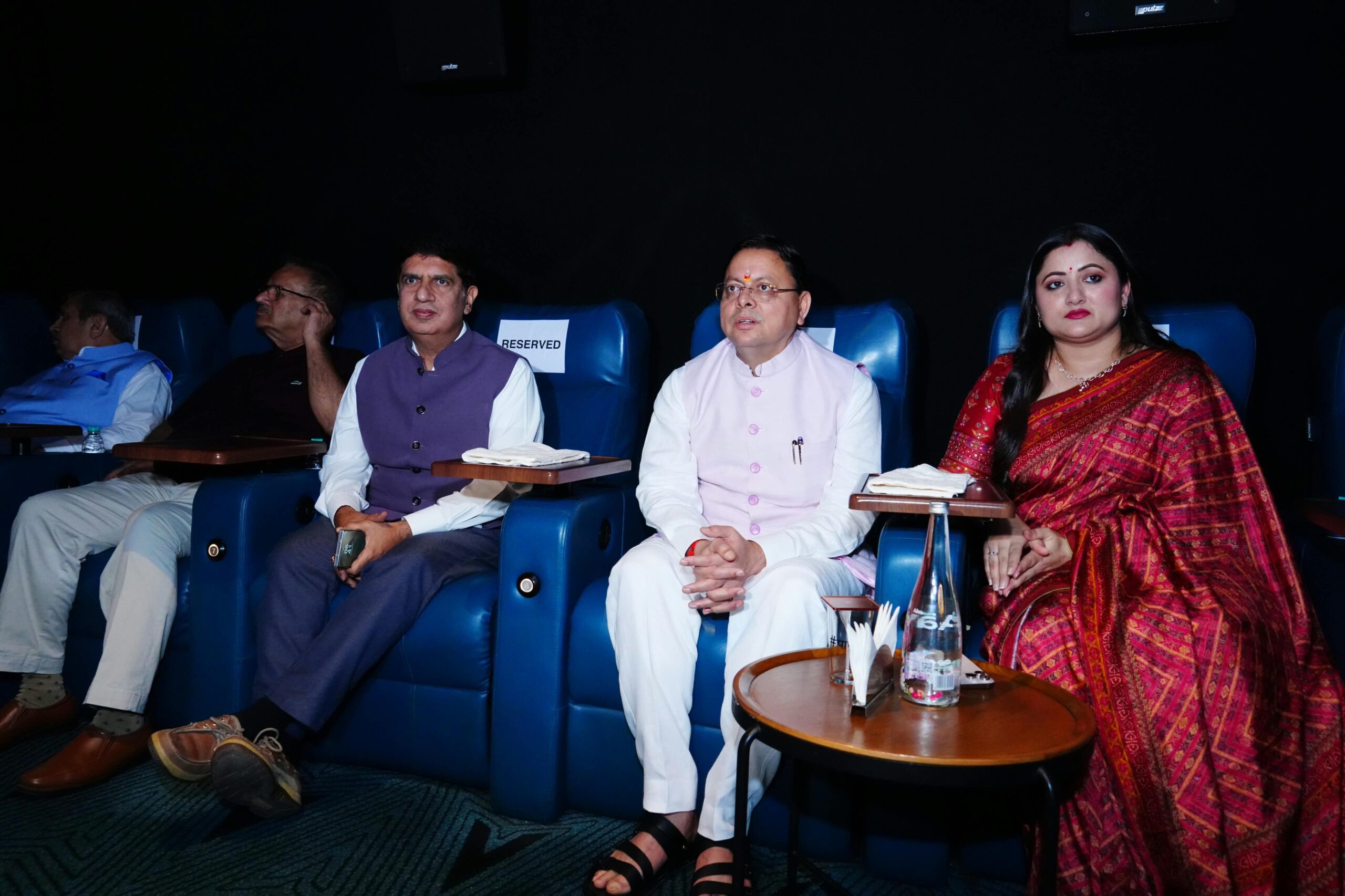 मुख्यमंत्री धामी ने पत्नी व मंत्रियों संग देखी नीम करौली बाबा पर बनी फिल्म, निर्माताओं एवं पूरी टीम के प्रयासों को सराहा